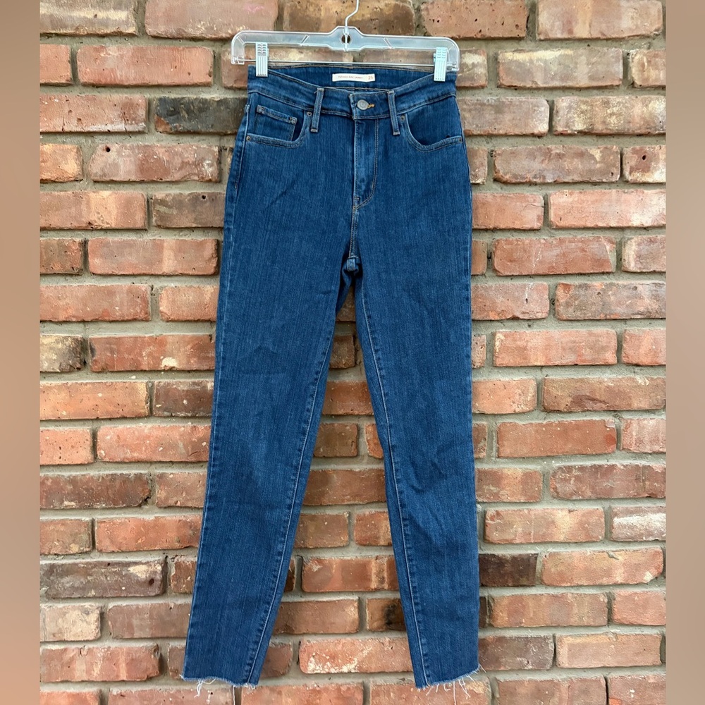 Levi’s 721 High-Rise Skinny Jeans - Size 25